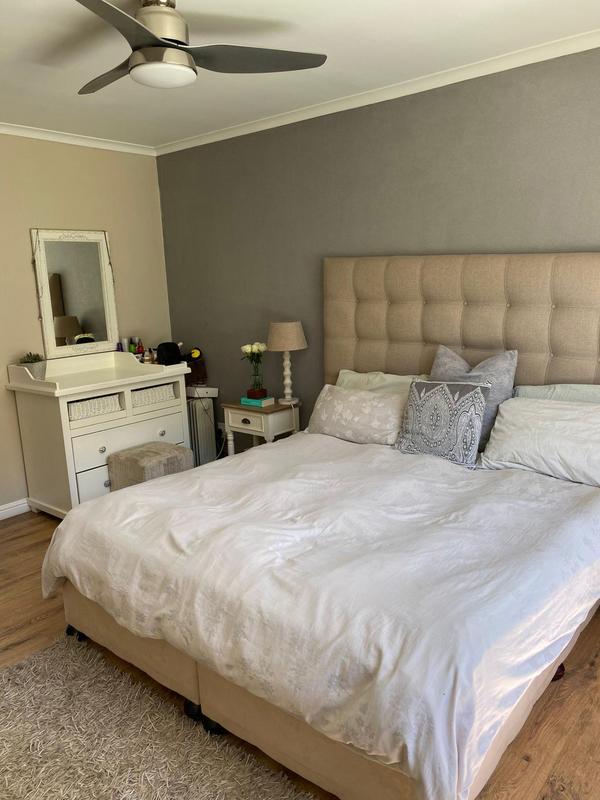 To Let 4 Bedroom Property for Rent in Kreupelbosch Western Cape
